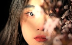 女子教室欲火难耐要自助快餐